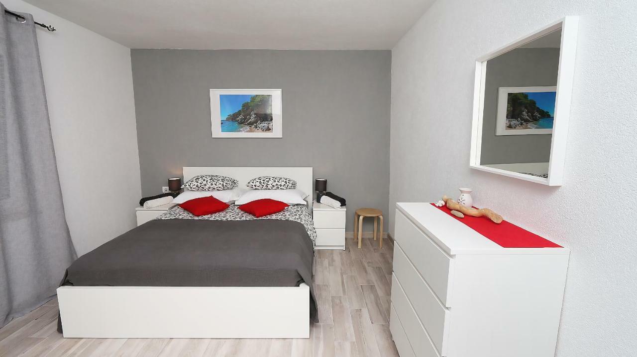 Modern Apartments Iva Makarska Buitenkant foto