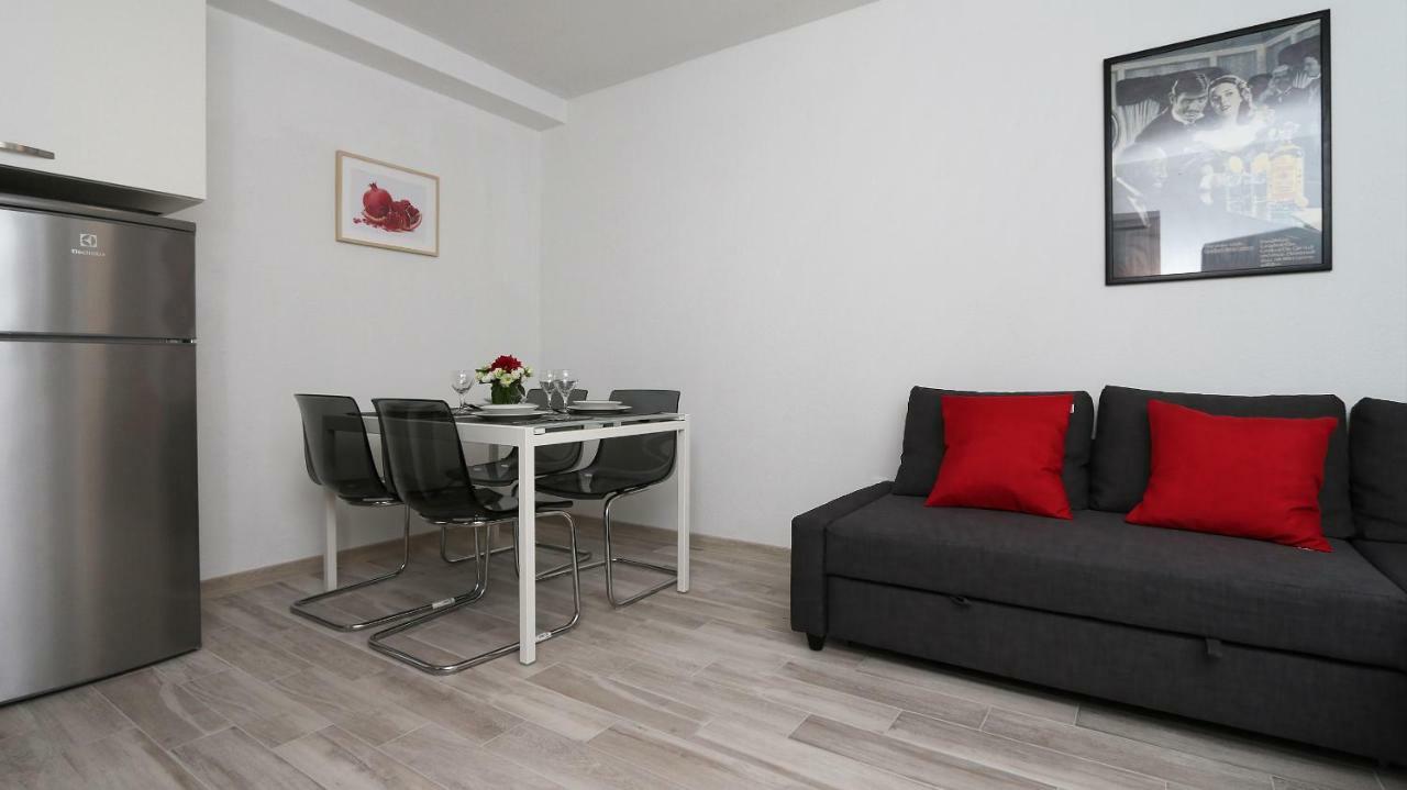 Modern Apartments Iva Makarska Buitenkant foto
