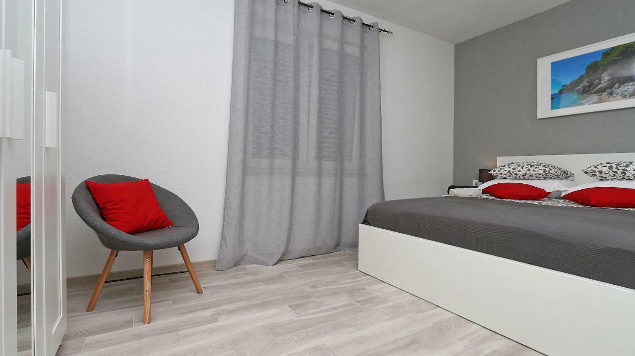 Modern Apartments Iva Makarska Buitenkant foto