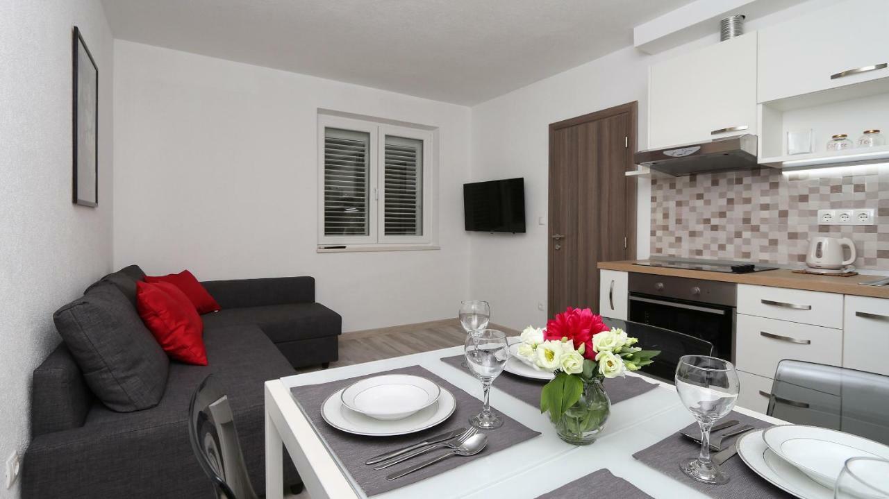 Modern Apartments Iva Makarska Buitenkant foto